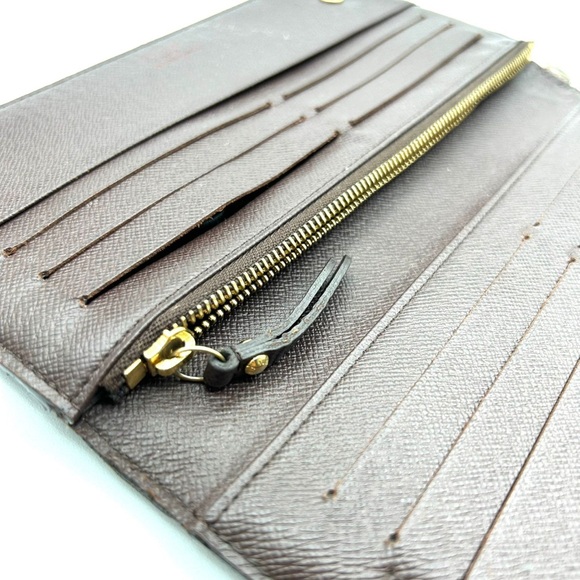 Louis Vuitton Damier Ebene Insolite
Wallet - Picture 7 of 10